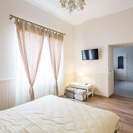 Lovely Apartment In The City Center Lviv Exterior foto
